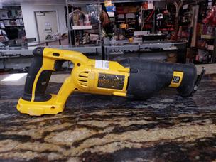 DEWALT VARIABLE SPEED RECIPROCATING SAW DC385 NO BATTERY Good Buya